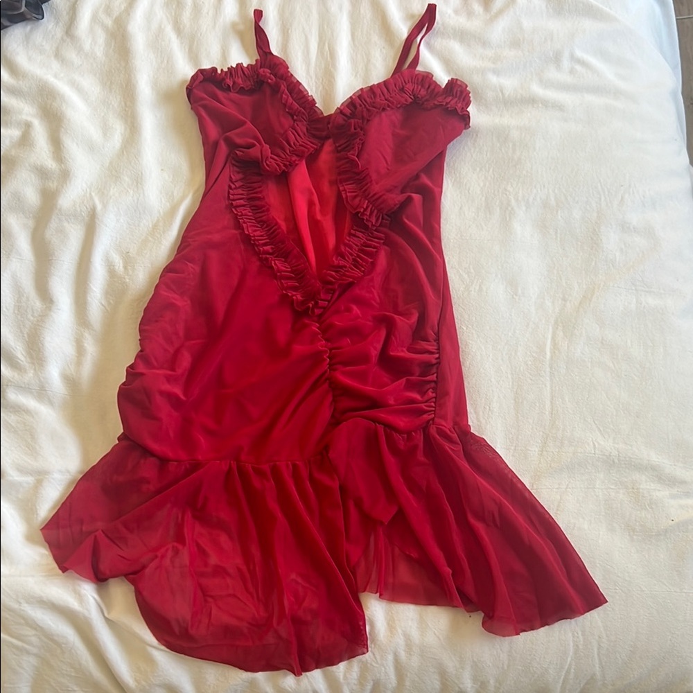 Elegant Red Ruffled Dress - Picture 3 of 5